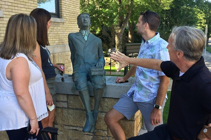 Walking F. Scott Fitzgerald's St. Paul Life & Homes Private Tour (2 hrs) - Photo 1 of 8